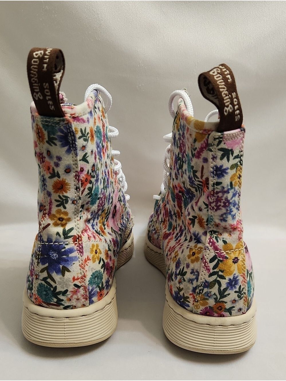 Dr. Martens Newton Wanderlust Floral Multicolored Lace-Up Ankle Boots (Size 7) - Picture 6 of 11